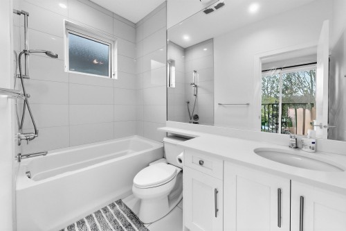 4555 9Th Avenue W, Vancouver, BC 