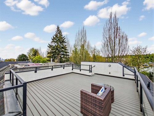 4555 9Th Avenue W, Vancouver, BC 