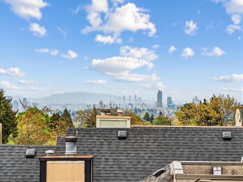 4555 9Th Avenue W, Vancouver, BC 
