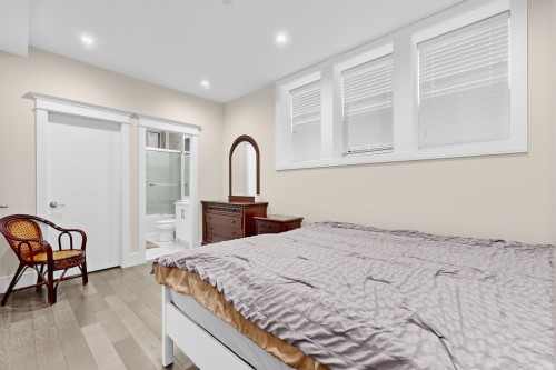 4555 9Th Avenue W, Vancouver, BC 