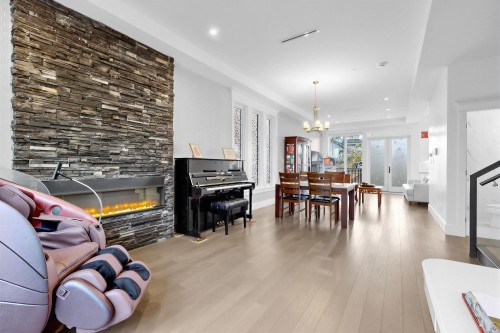 4555 9Th Avenue W, Vancouver, BC 