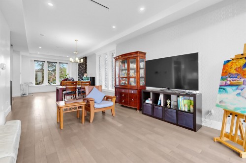 4555 9Th Avenue W, Vancouver, BC 