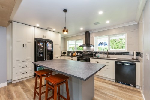 320 Gloucester Court, Coquitlam, BC 