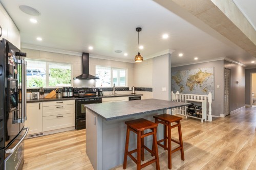 320 Gloucester Court, Coquitlam, BC 