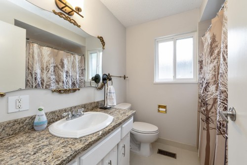320 Gloucester Court, Coquitlam, BC 