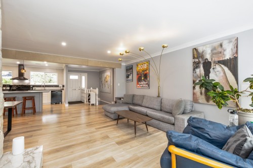 320 Gloucester Court, Coquitlam, BC 