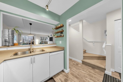 19-123 Seventh Street, New Westminster, BC 