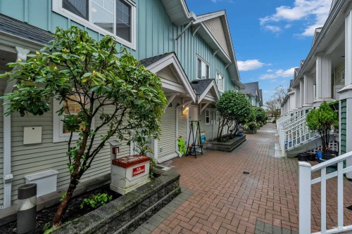 19-123 Seventh Street, New Westminster, BC 
