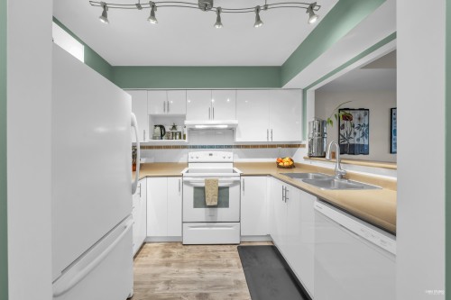 19-123 Seventh Street, New Westminster, BC 