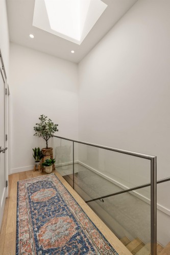 1136 16Th Avenue E, Vancouver, BC 