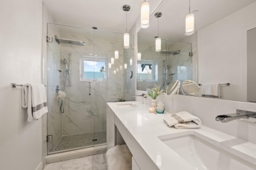 1136 16Th Avenue E, Vancouver, BC 