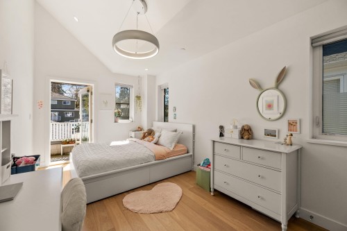 1136 16Th Avenue E, Vancouver, BC 