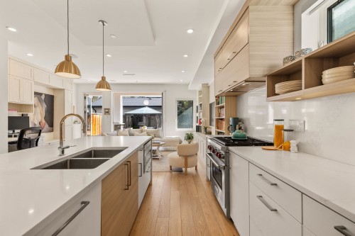 1136 16Th Avenue E, Vancouver, BC 