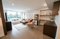 201-289 Drake Street  Vancouver, BC V6B 5Z5