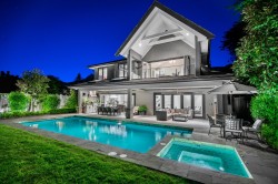 2312 Kings Avenue  West Vancouver, BC V7V 2C4