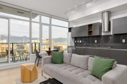 601-133 8th Avenue E Vancouver, BC V5T 1R8