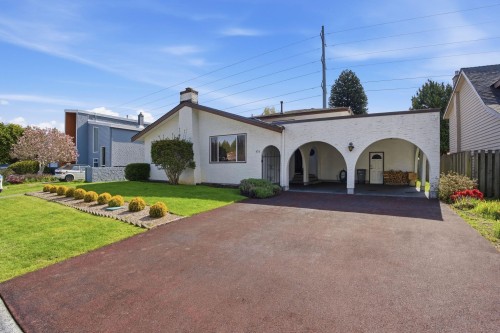474 Shannon Way  Delta, BC V4M 2W5