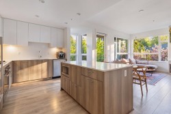 107-715 15th Street W North Vancouver, BC V7M 1T2