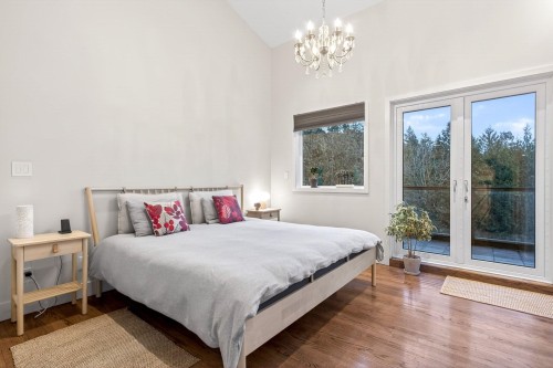 6965 Marine Drive, West Vancouver, BC 