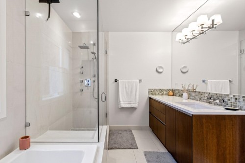 6965 Marine Drive, West Vancouver, BC 