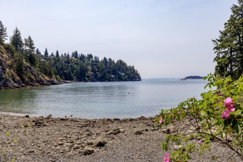 6965 Marine Drive, West Vancouver, BC 
