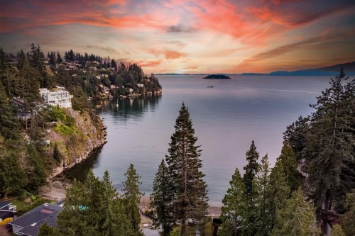 6965 Marine Drive, West Vancouver, BC 