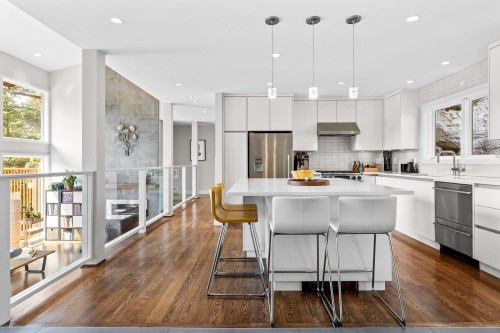 6965 Marine Drive, West Vancouver, BC 