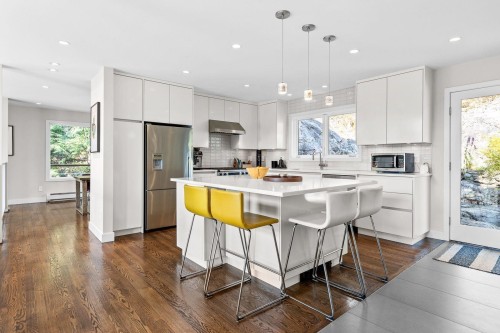 6965 Marine Drive, West Vancouver, BC 