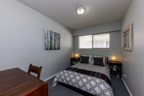 895 12Th Street E, North Vancouver, BC 