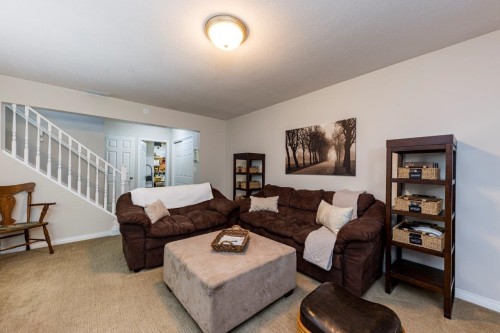 895 12Th Street E, North Vancouver, BC 