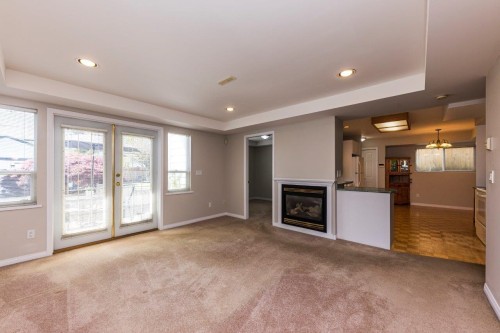 895 12Th Street E, North Vancouver, BC 