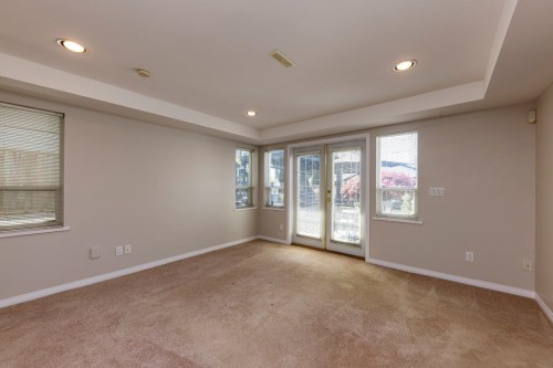 895 12Th Street E, North Vancouver, BC 