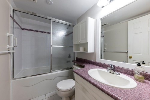 895 12Th Street E, North Vancouver, BC 