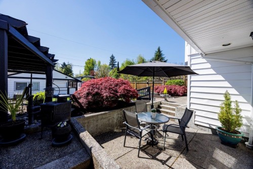 895 12Th Street E, North Vancouver, BC 