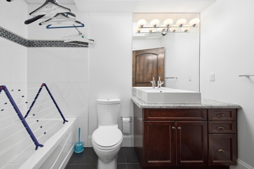 2262 36Th Avenue W, Vancouver, BC 