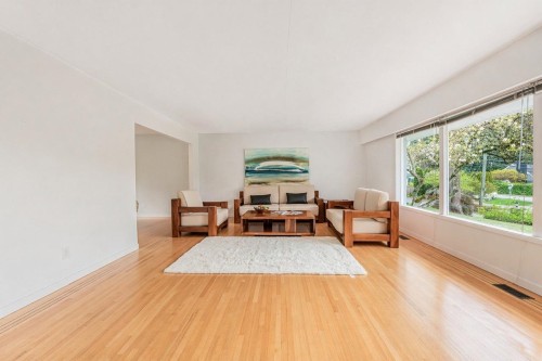 4037 Ripple Road, West Vancouver, BC 