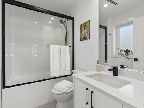 4327 Perry Street, Vancouver, BC 