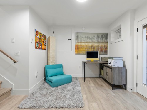 4327 Perry Street, Vancouver, BC 