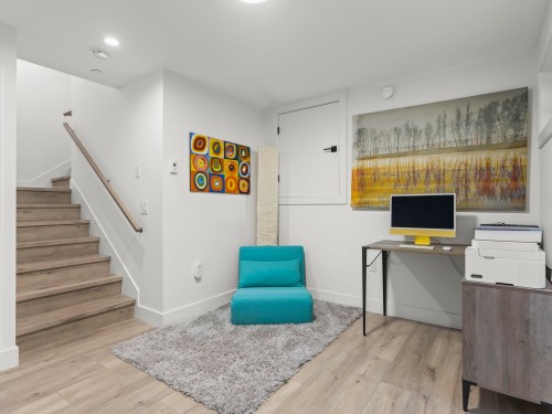 4327 Perry Street, Vancouver, BC 
