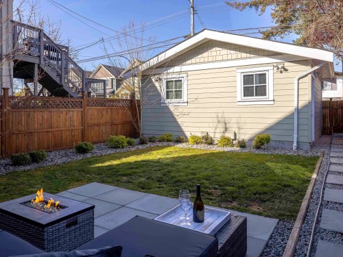 4327 Perry Street, Vancouver, BC 