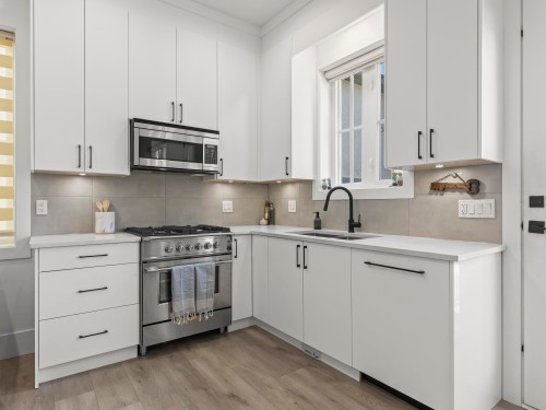 4327 Perry Street, Vancouver, BC 