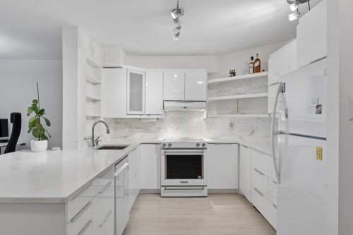 905-2024 Fullerton Avenue, North Vancouver, BC 