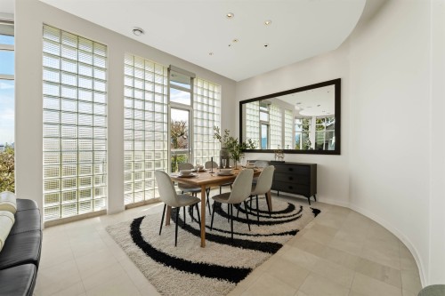 3043 Alma Street, Vancouver, BC 