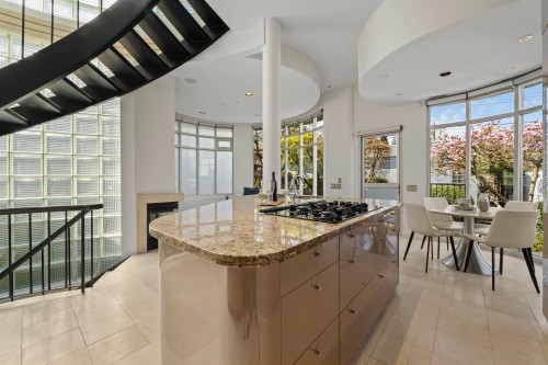 3043 Alma Street, Vancouver, BC 