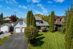 10583 245b Street Maple Ridge, BC V2W 1G5