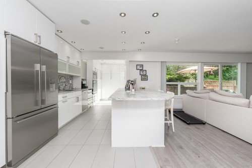 22-9151 Forest Grove Drive  Burnaby, BC V5A 3Z5