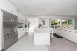 22-9151 Forest Grove Drive Burnaby, BC V5A 3Z5