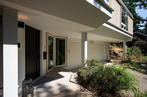 5061 Bear Lane, West Vancouver, BC 