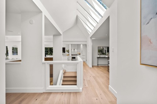 5061 Bear Lane, West Vancouver, BC 