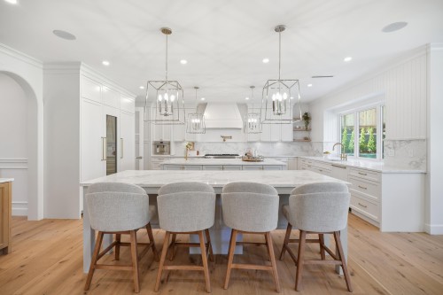 690 Windsor Road E, North Vancouver, BC 
